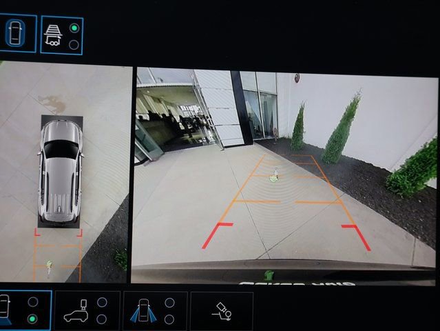 Used 2025 GMC Acadia AT4 w/ Super Cruise Package image 25