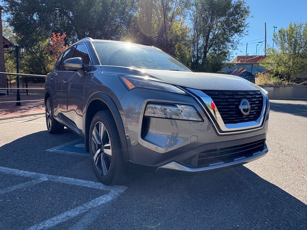 Used 2023 Nissan Rogue SL w/ SL Premium Package image 6