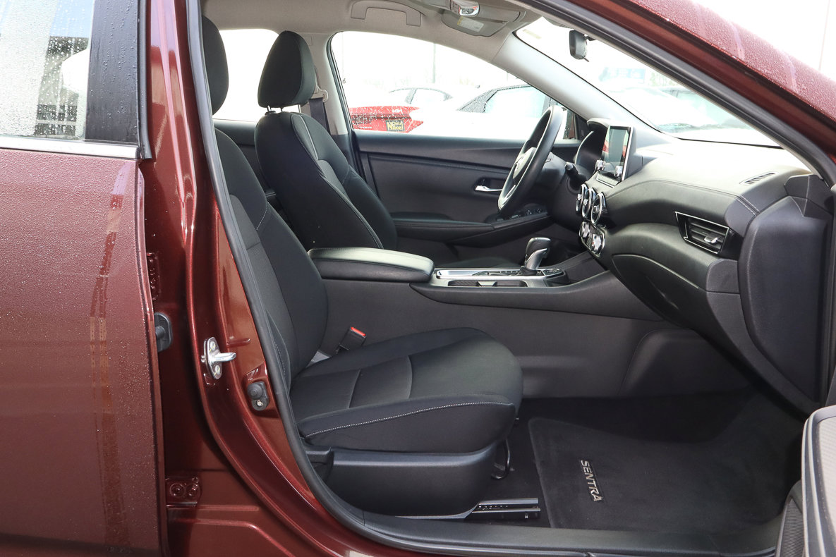 Used 2024 Nissan Sentra SV image 23
