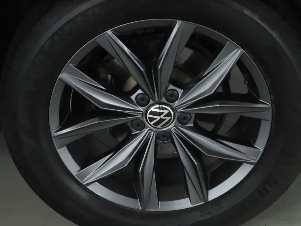 Certified 2023 Volkswagen Tiguan SE AWD/4WD image 39