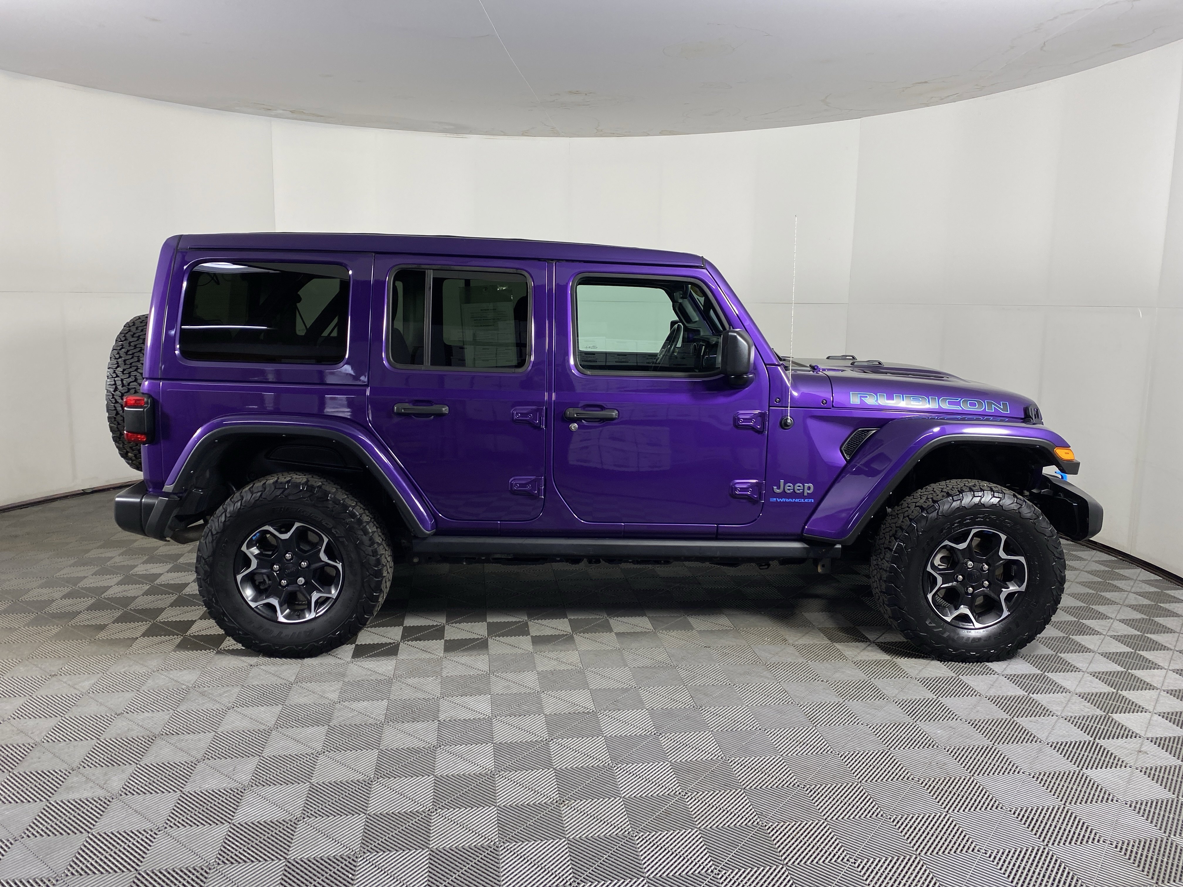 Used 2023 Jeep Wrangler Unlimited Rubicon 4xe w/ Cold Weather Group image 8