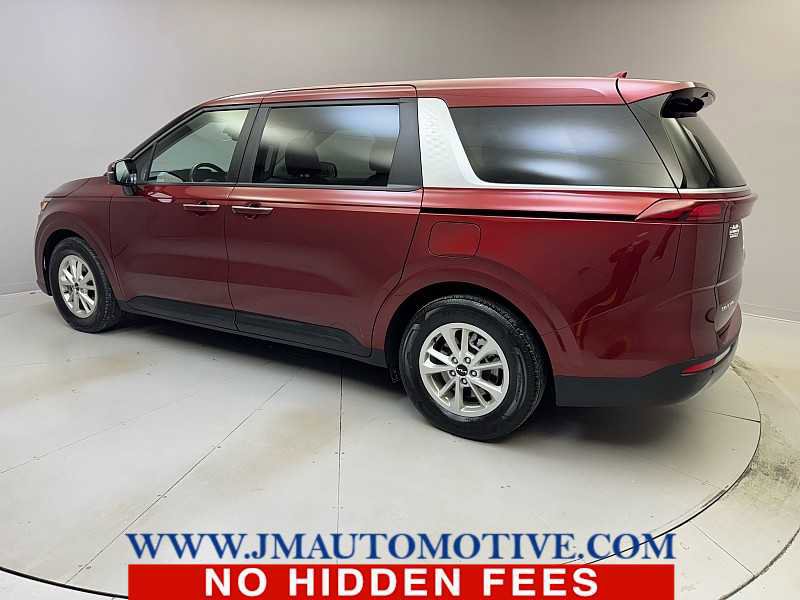 Used 2024 Kia Carnival LX image 3