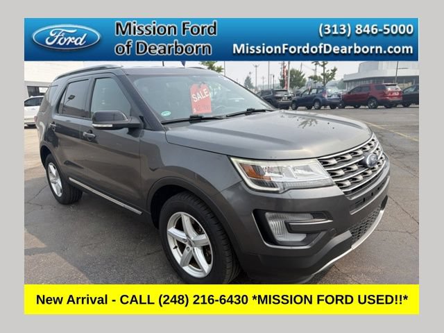 Used 2017 Ford Explorer XLT AWD/4WD image 1