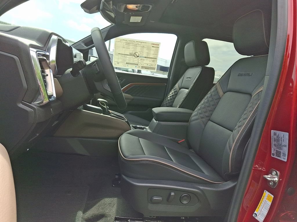 New 2026 GMC Canyon Denali AWD/4WD image 10