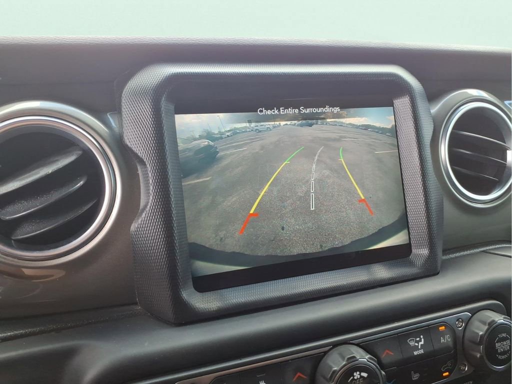 Used 2018 Jeep Wrangler Unlimited Sahara image 24