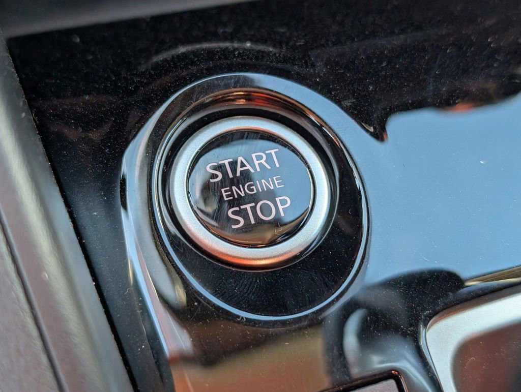 New 2025 Nissan Versa SR w/ Trunk Package image 27