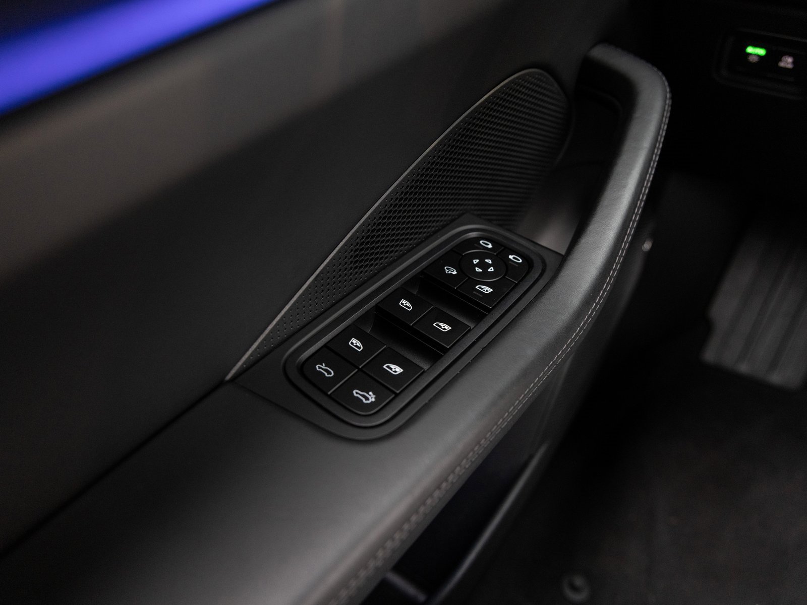 Used 2025 Porsche Macan Electric image 20