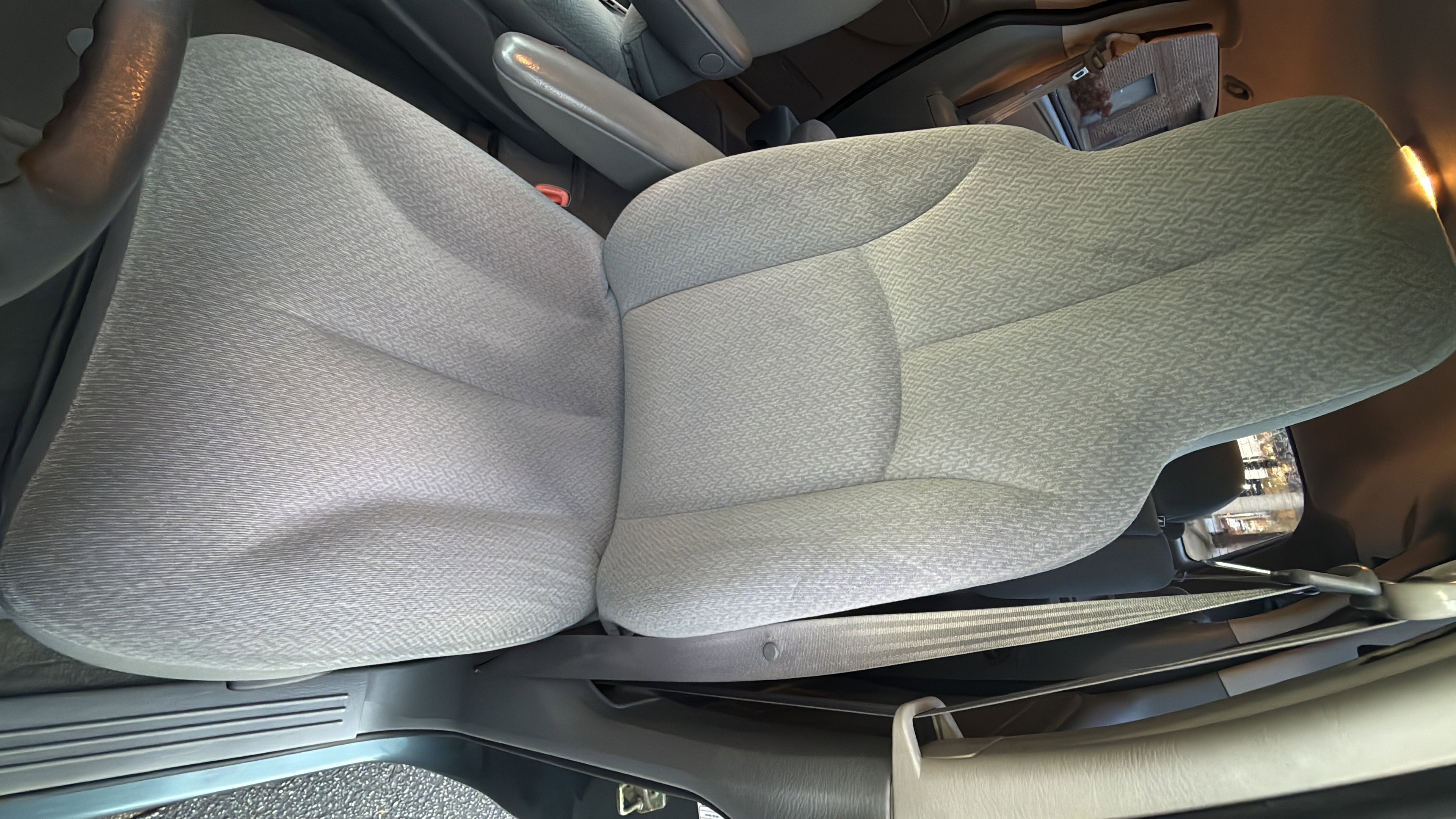 Used 2005 Dodge Grand Caravan SE image 27