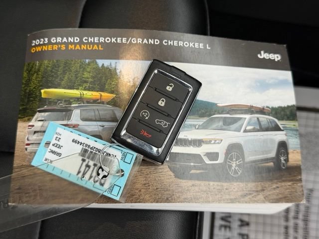 Used 2023 Jeep Grand Cherokee L Limited AWD/4WD image 41