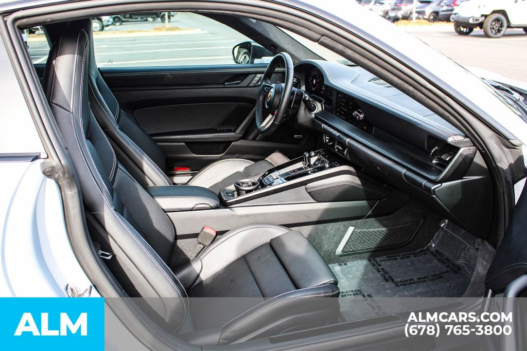 Used 2025 Porsche 911 Carrera GTS image 21