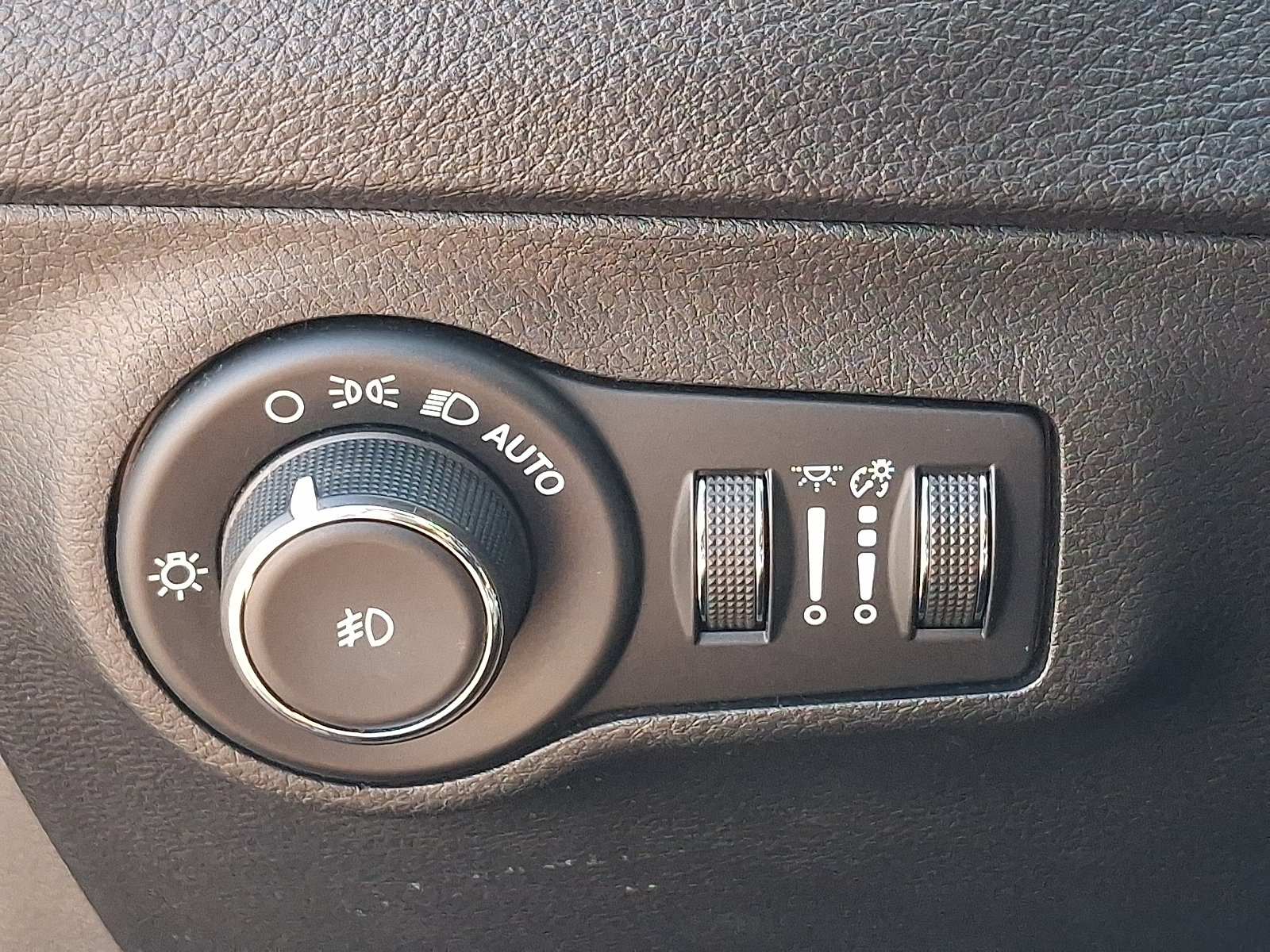Used 2019 Jeep Compass Latitude w/ Popular Equipment Group AWD/4WD image 26