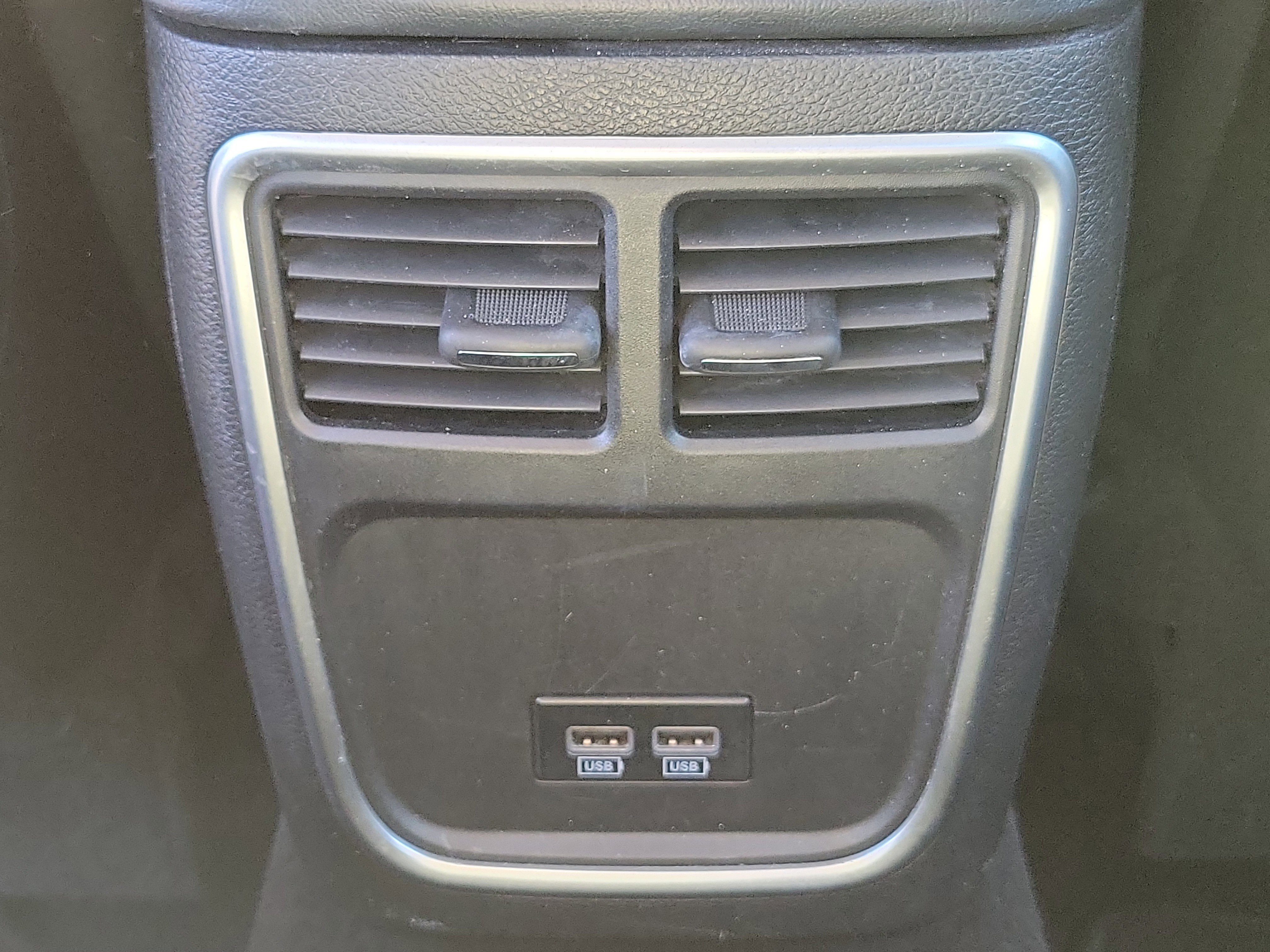 Used 2019 Chrysler 300 Touring w/ Chrome Appearance Package image 19