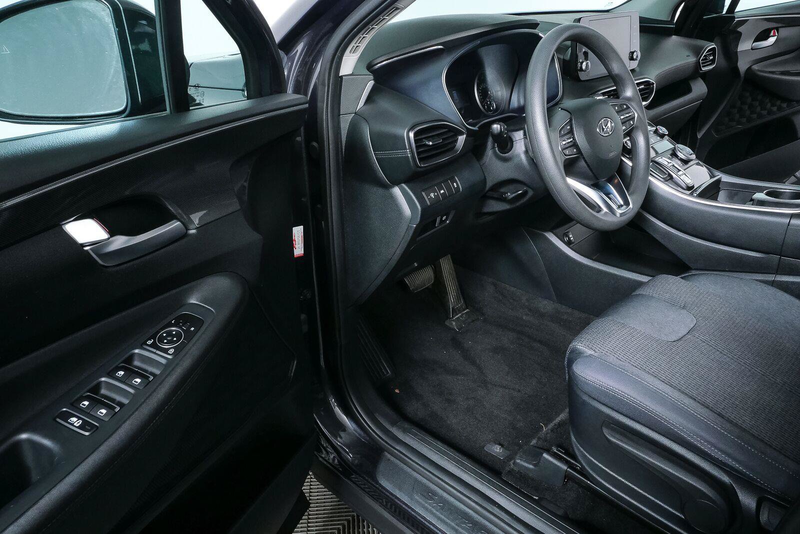 Used 2023 Hyundai Santa Fe SE AWD/4WD image 7