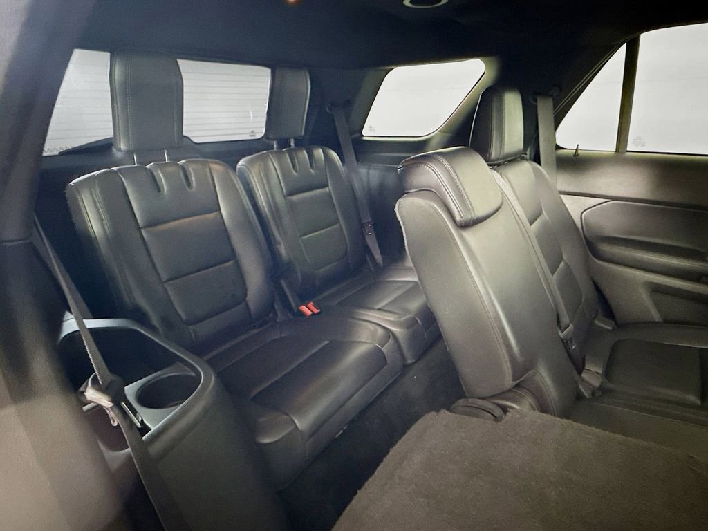 Used 2014 Ford Explorer XLT w/ Equipment Group 202A AWD/4WD image 27