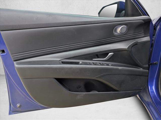 Used 2023 Hyundai Elantra SEL w/ Convenience Package image 8