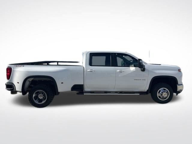 Used 2024 Chevrolet Silverado 3500 LT w/ Convenience Package image 9