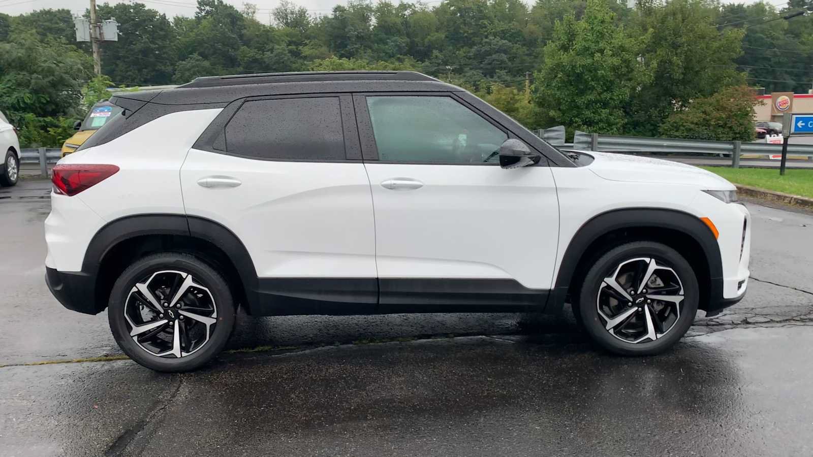 Certified 2023 Chevrolet TrailBlazer RS w/ Convenience Package AWD/4WD image 9