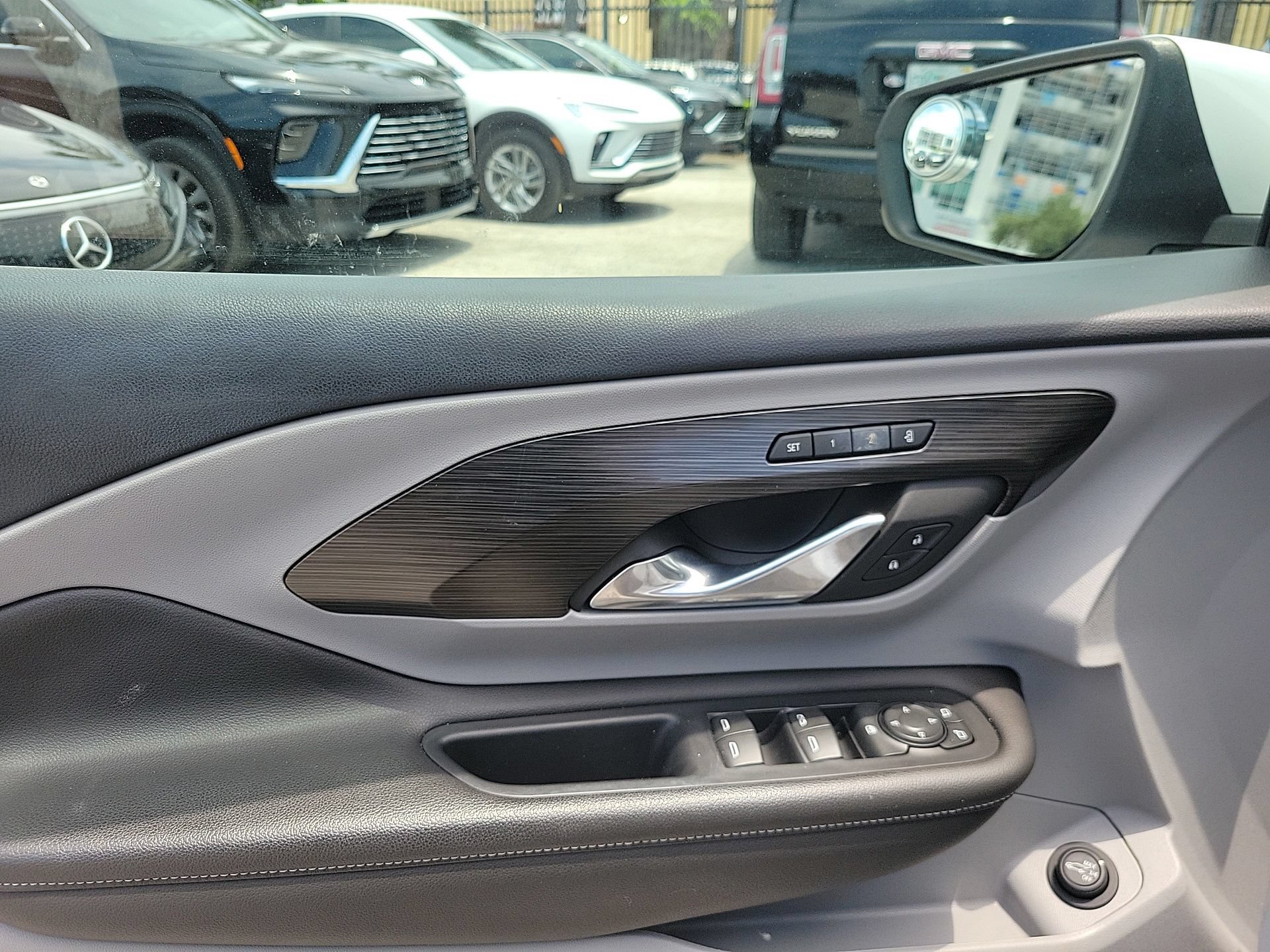 Used 2023 GMC Terrain SLT w/ LPO, Floor Liner Package FWD image 29