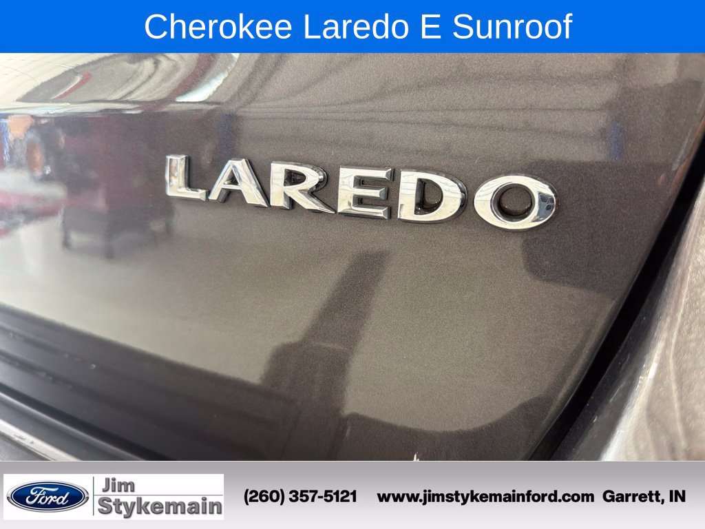 Used 2021 Jeep Grand Cherokee Laredo w/ Security & Convenience Group AWD/4WD image 10