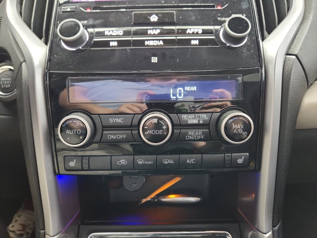 Used 2022 Subaru Ascent Limited w/ Technology Package image 26