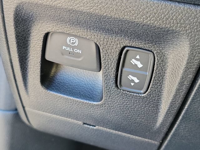 Used 2020 RAM 1500 Laramie AWD/4WD image 9