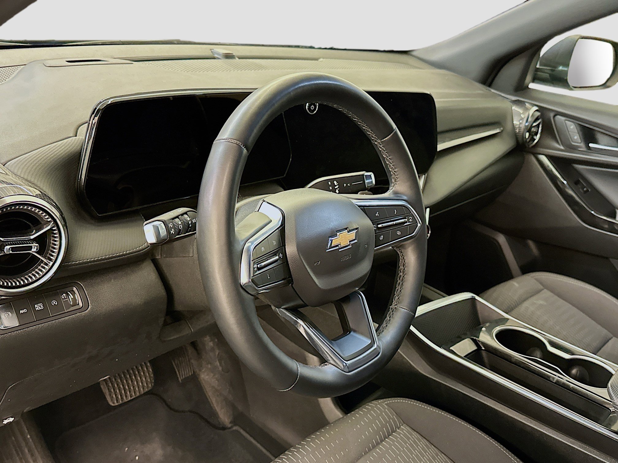 Used 2025 Chevrolet Equinox LT image 18