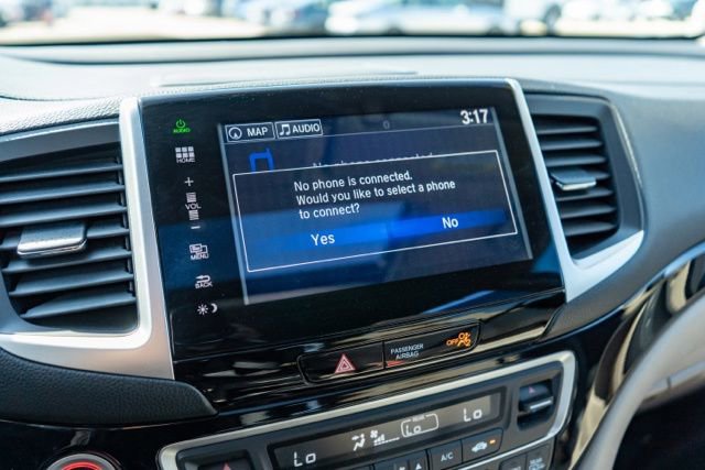 Used 2016 Honda Pilot Touring image 24