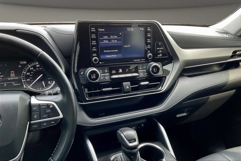 Used 2022 Toyota Highlander XLE FWD image 11