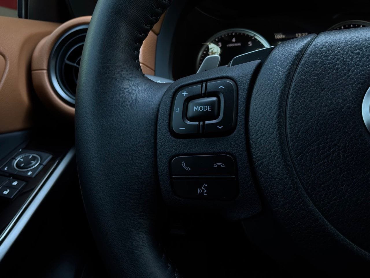 Used 2025 Lexus IS 350 F Sport w/ Accessory Package RWD image 42
