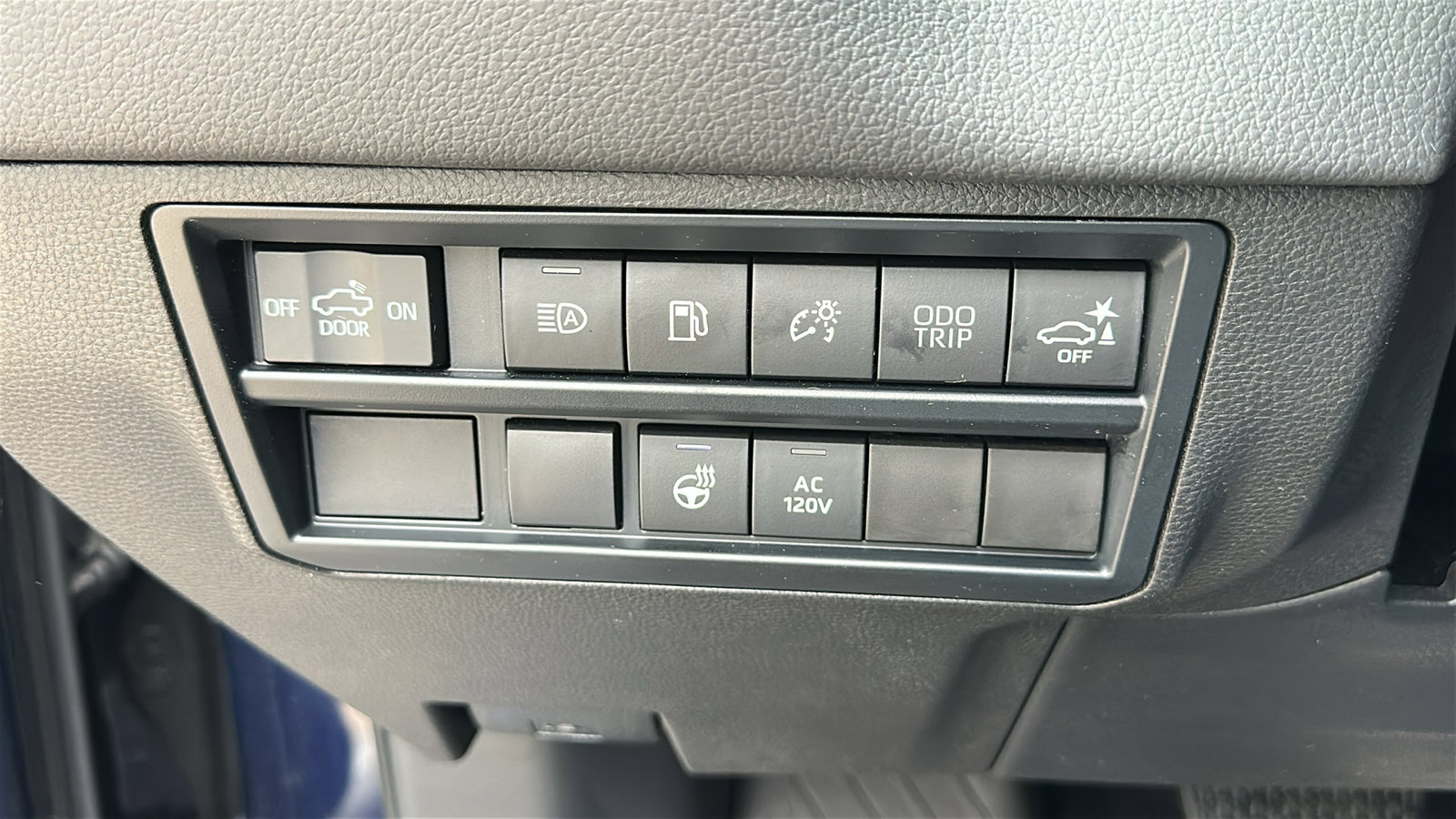 Used 2023 Toyota Tundra Limited image 15