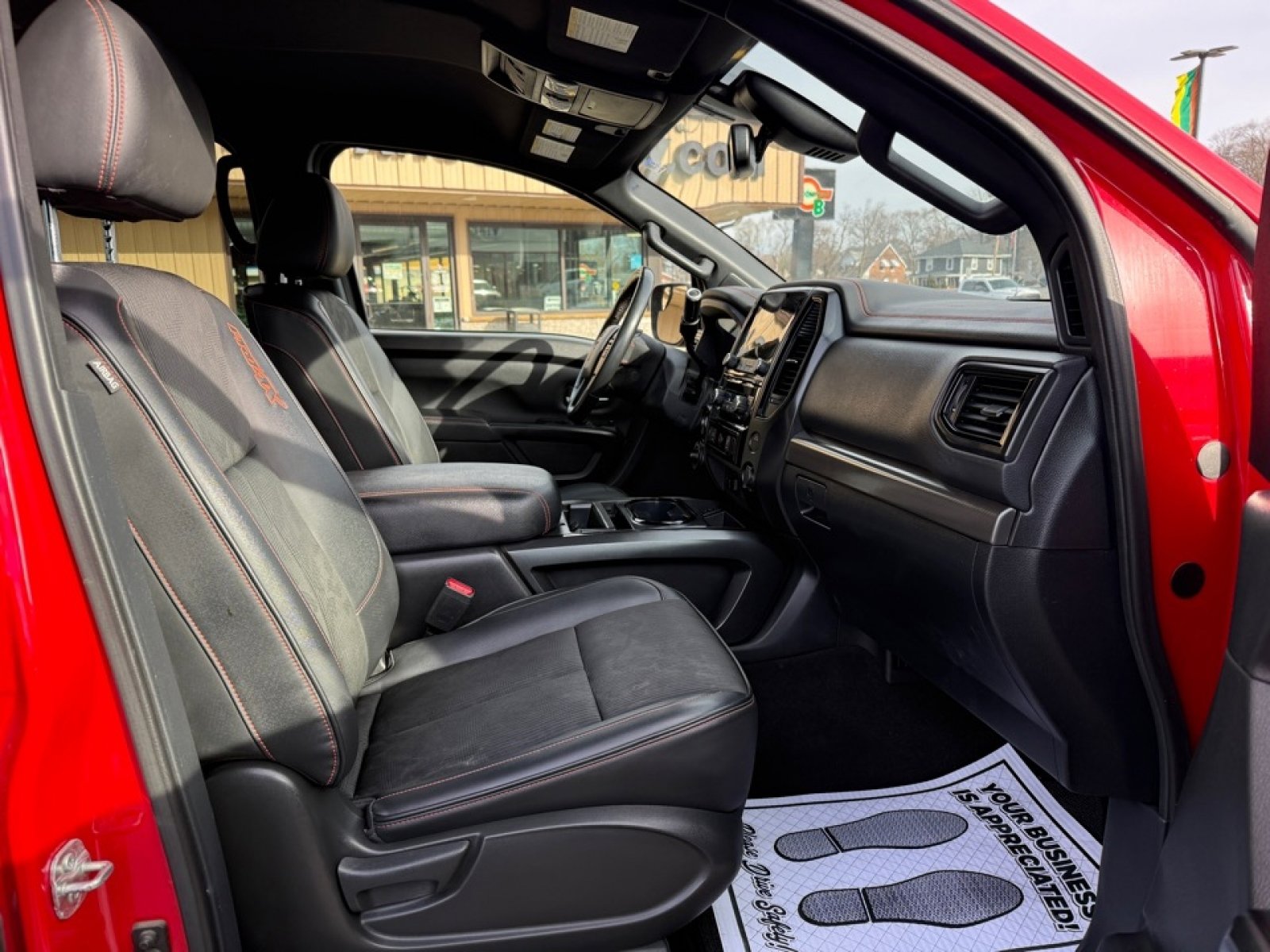 Used 2020 Nissan Titan PRO-4X image 11