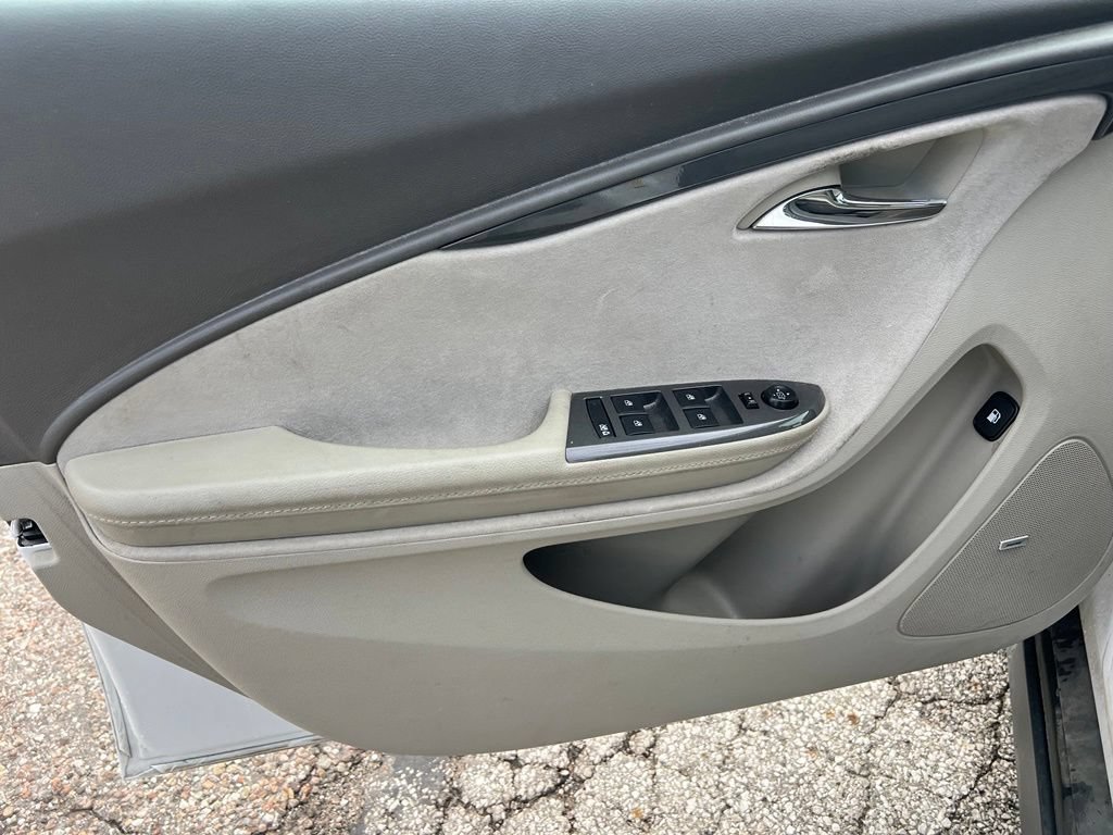 Used 2015 Chevrolet Volt Premium w/ Premium Trim Package FWD image 16
