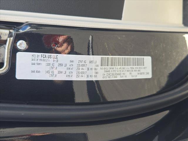 Used 2018 Chrysler Pacifica Touring-L FWD image 23