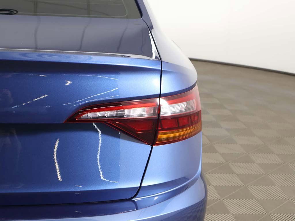 Used 2019 Volkswagen Jetta SEL Premium image 18