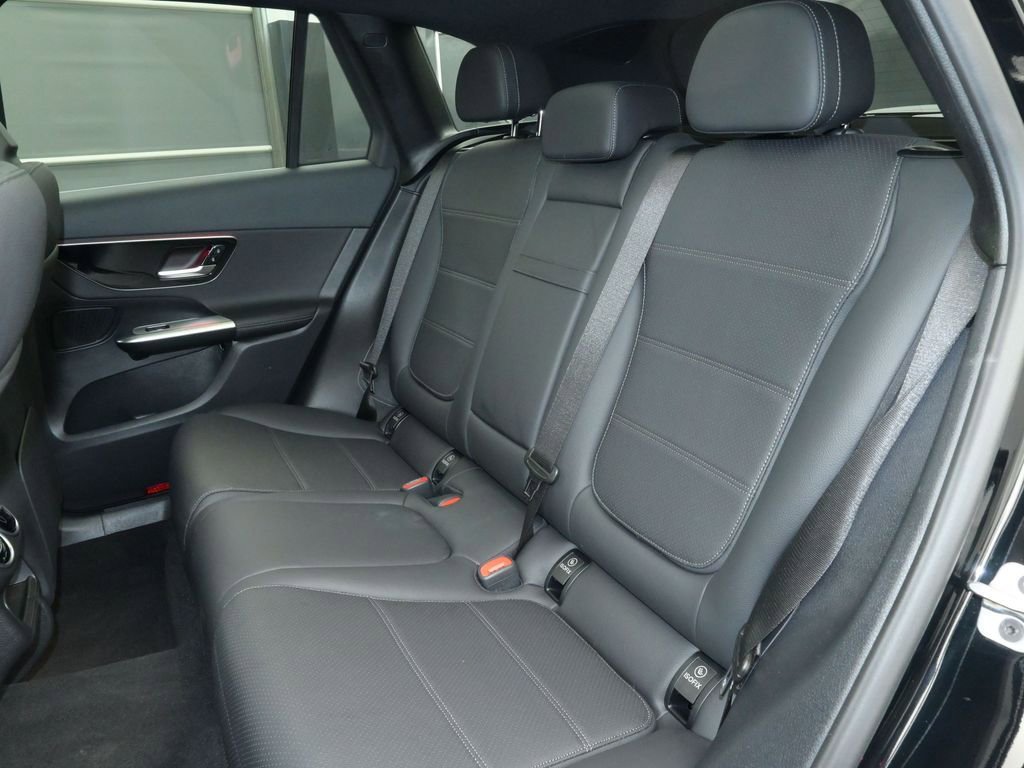 Used 2026 Mercedes-Benz GLC 300 4MATIC image 25