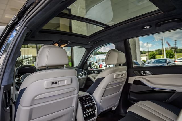 Used 2020 BMW X7 xDrive40i w/ M Sport Package AWD/4WD image 41