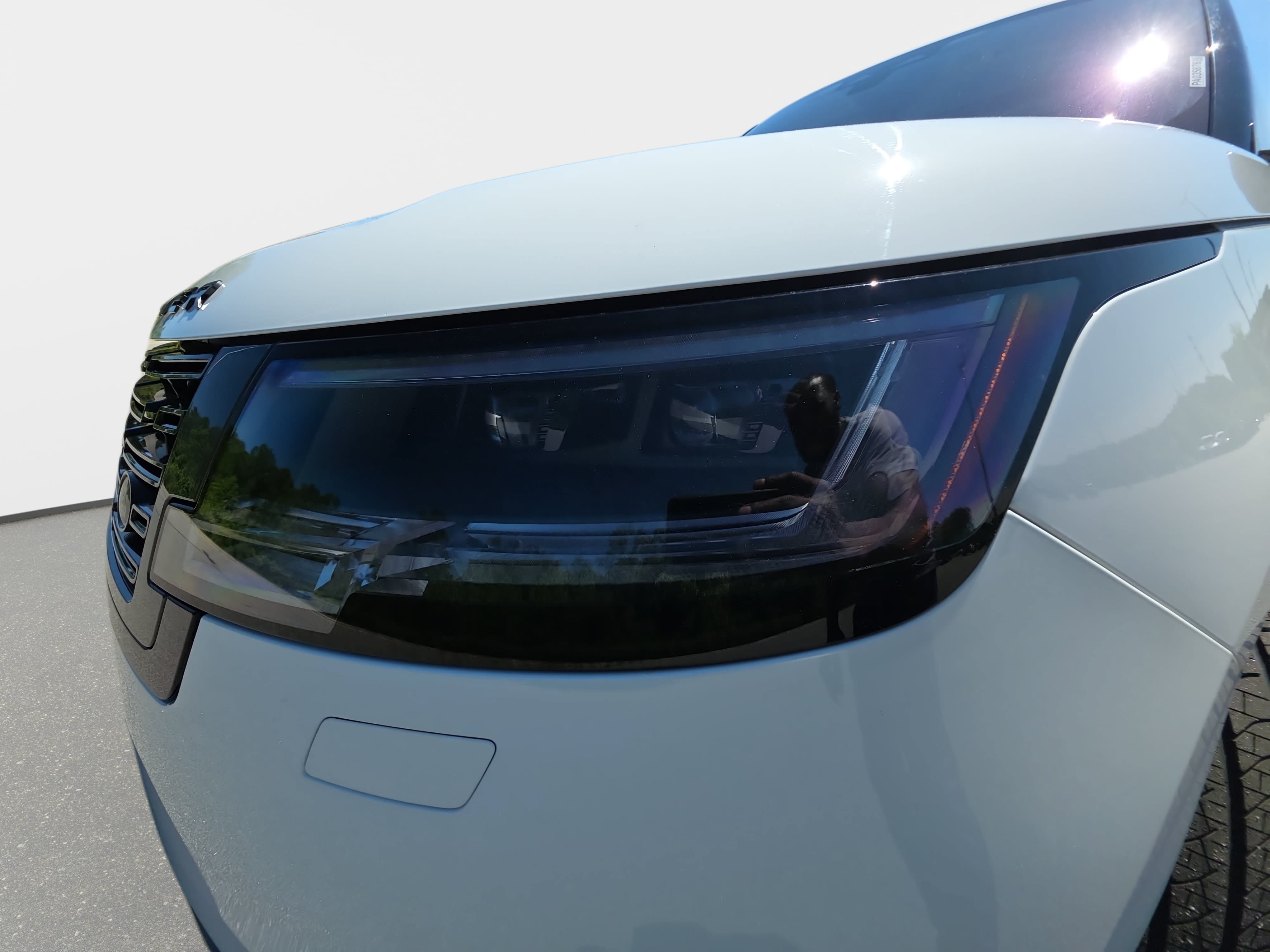 Certified 2023 Land Rover Range Rover SE AWD/4WD image 32