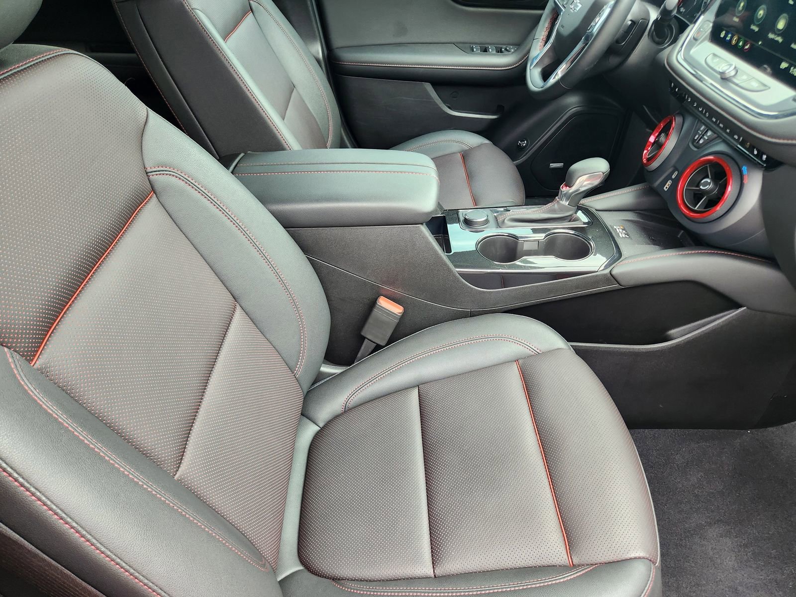 Used 2025 Chevrolet Blazer RS w/ Driver Confidence II Package FWD image 15