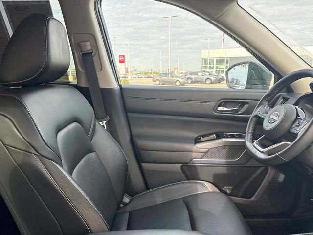 Used 2025 Nissan Pathfinder SL image 15
