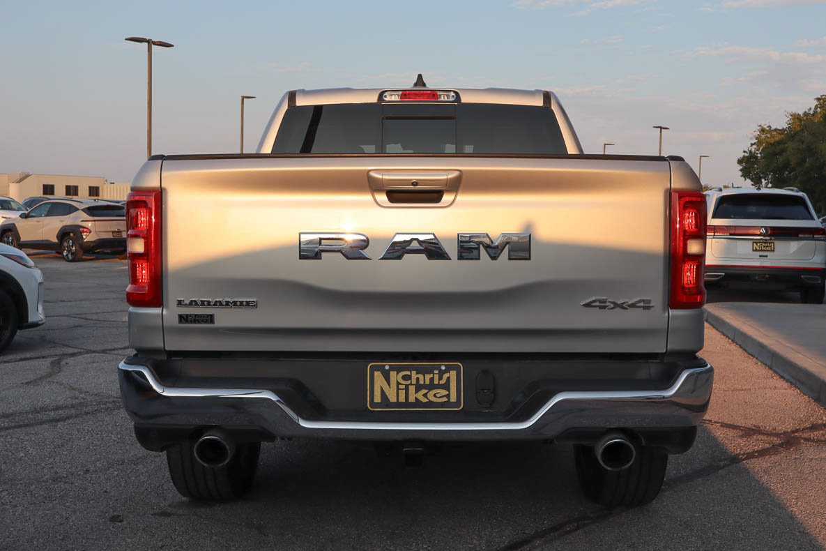 Used 2026 RAM 1500 Laramie AWD/4WD image 5