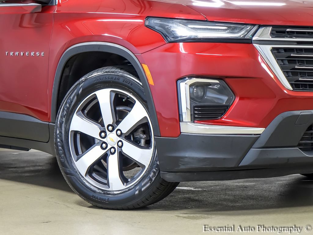 Used 2023 Chevrolet Traverse LT w/ LT Premium Package AWD/4WD image 4