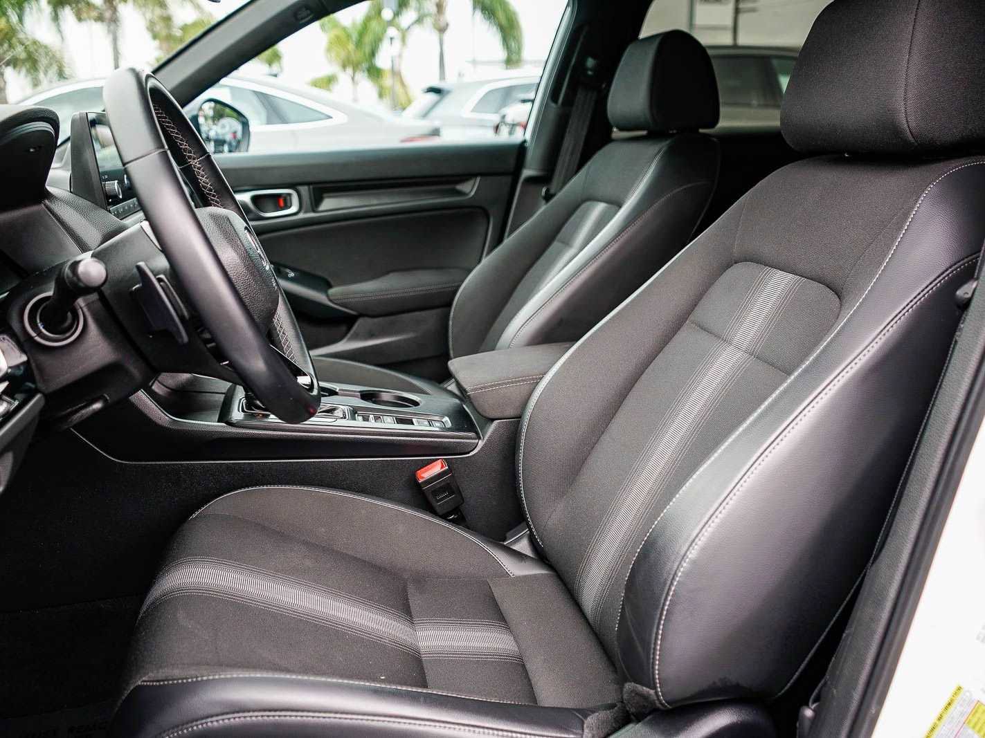 Used 2023 Honda Civic Sport image 16