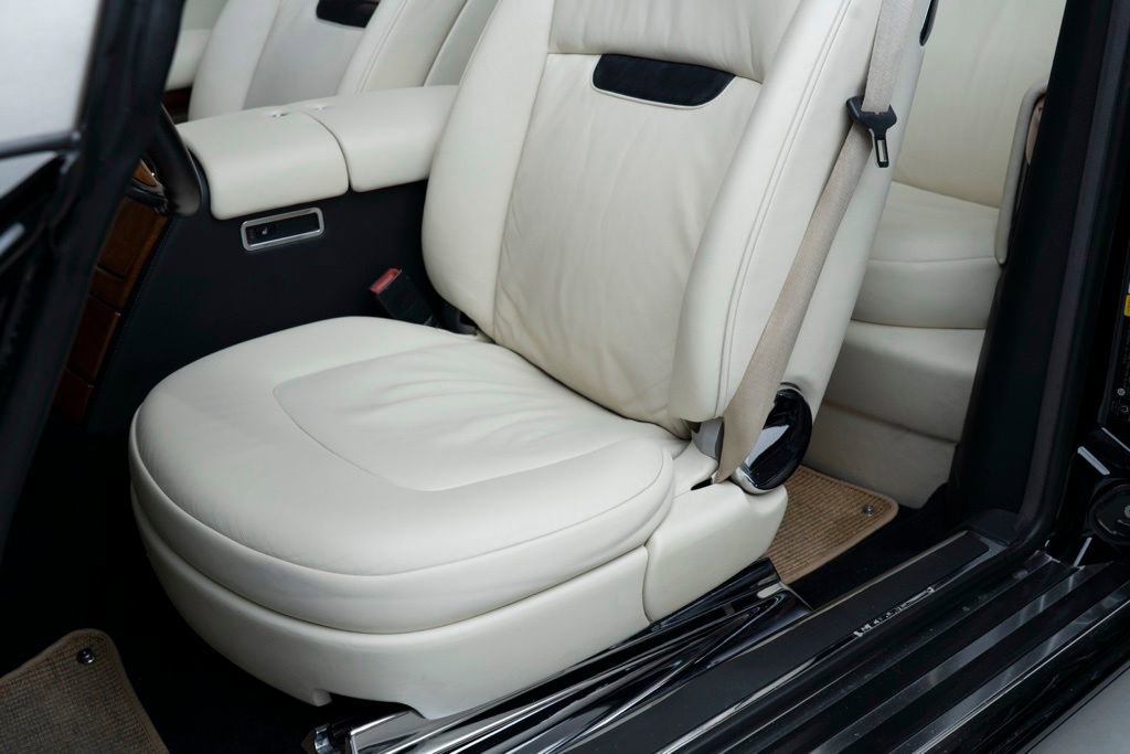 Used 2010 Rolls-Royce Phantom Drophead Coupe image 15