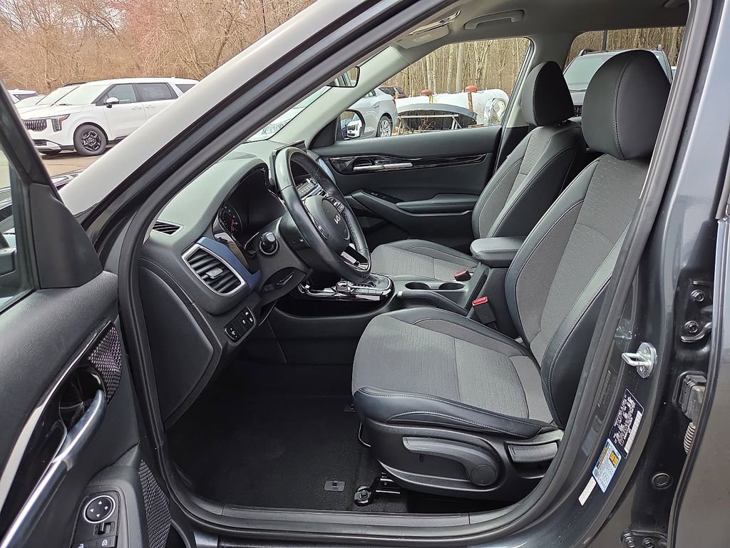 Certified 2023 Kia Seltos S w/ Navigation Package AWD/4WD image 14