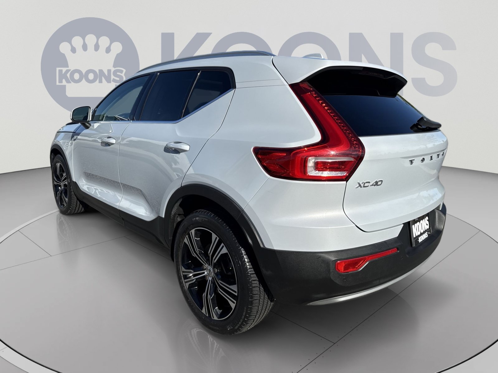Used 2021 Volvo XC40 T5 Inscription w/ Climate Package AWD/4WD image 4