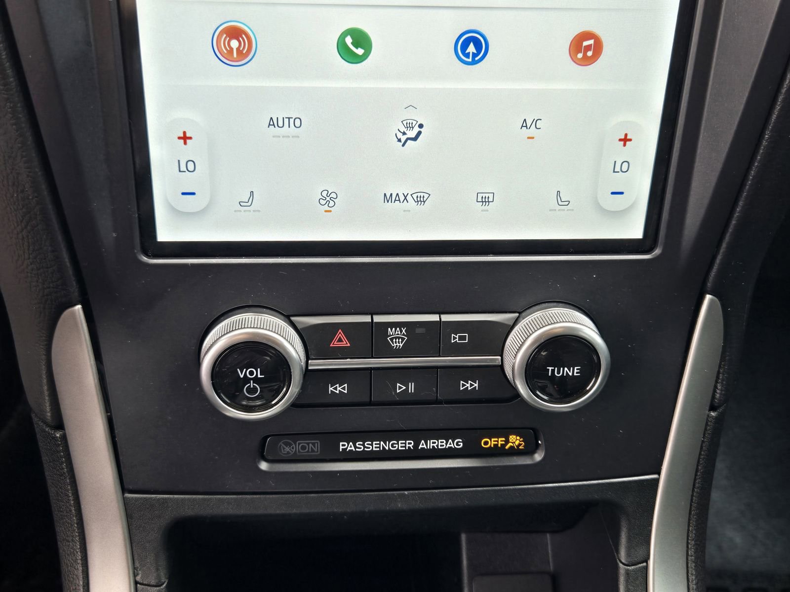 Used 2021 Ford Edge SEL w/ Convenience Package image 16