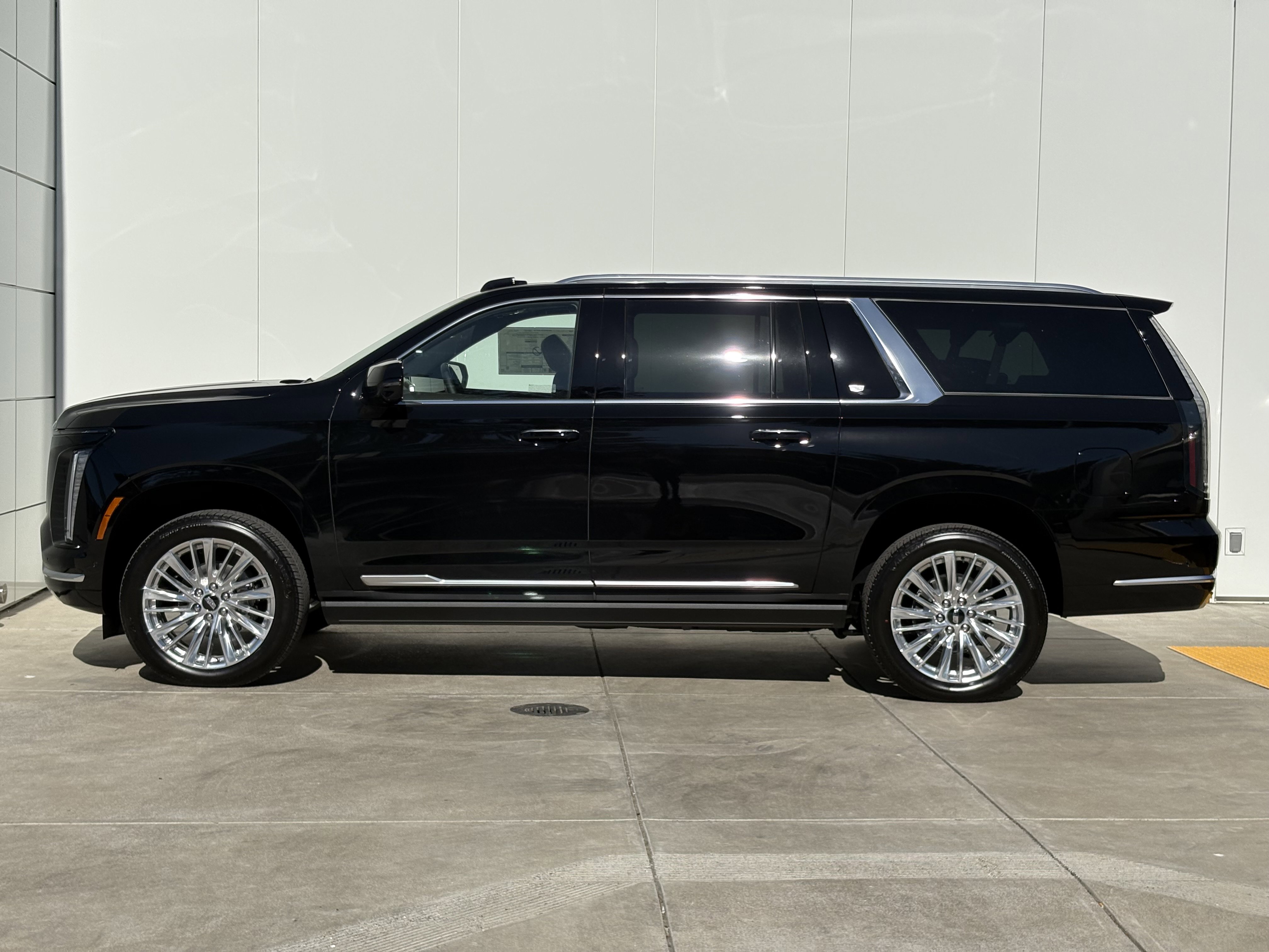 New 2026 Cadillac Escalade ESV Luxury image 4
