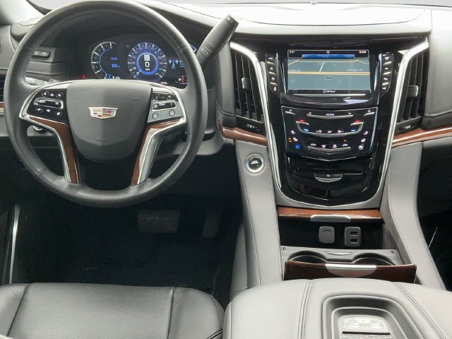 Used 2020 Cadillac Escalade Premium Luxury AWD/4WD image 12