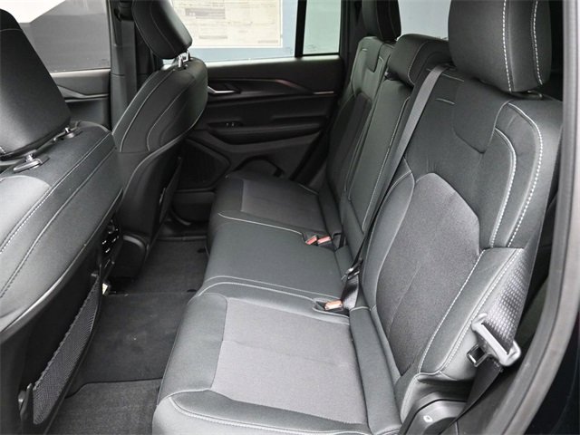 New 2025 Jeep Grand Cherokee Laredo X w/ Luxury Tech Group I image 18