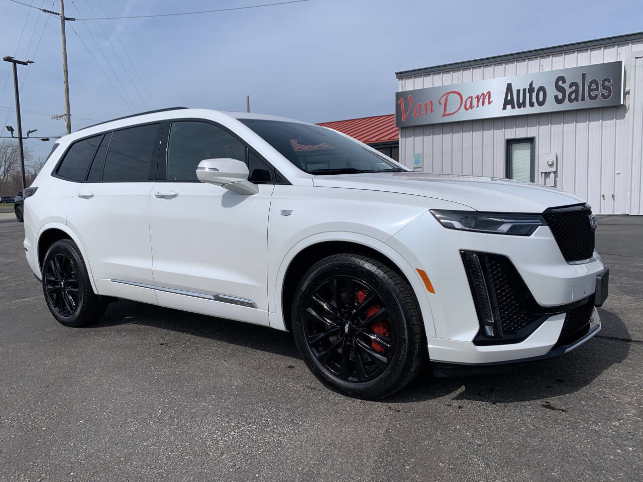 Used 2023 Cadillac XT6 Sport image 2